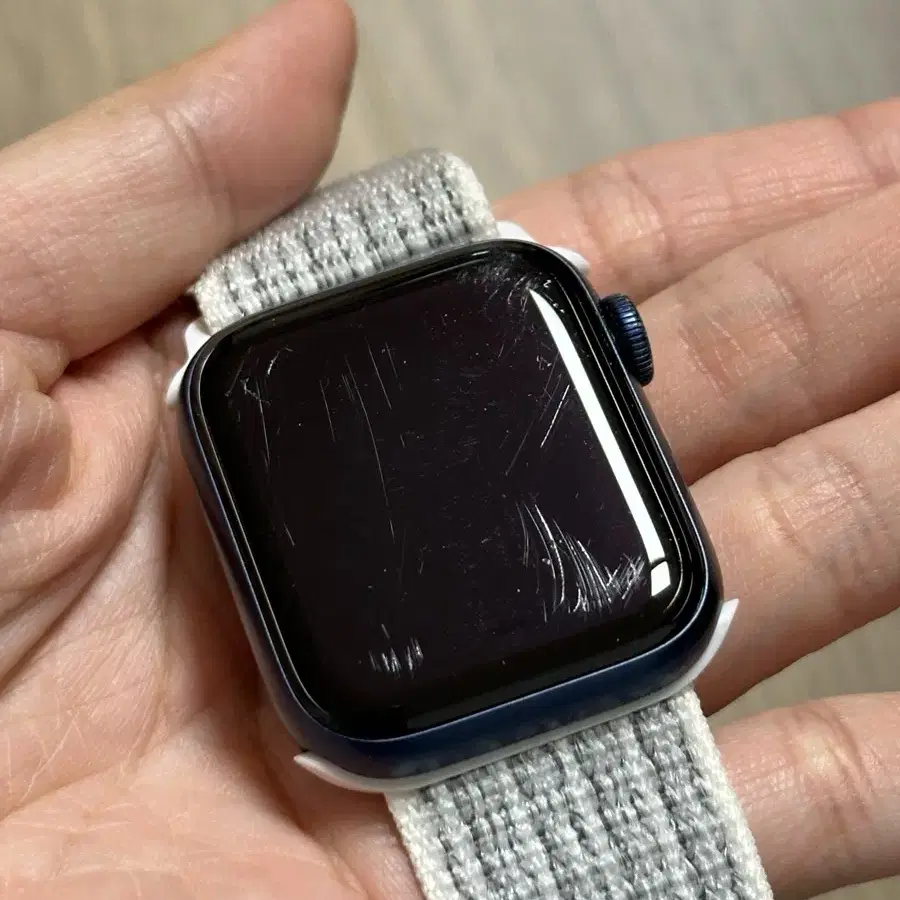 Apple Watch Series 6 40mm (eSIM)