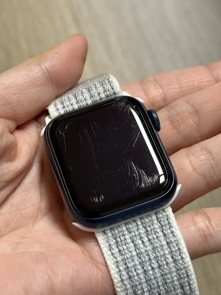 Apple Watch Series 6 40mm (eSIM)