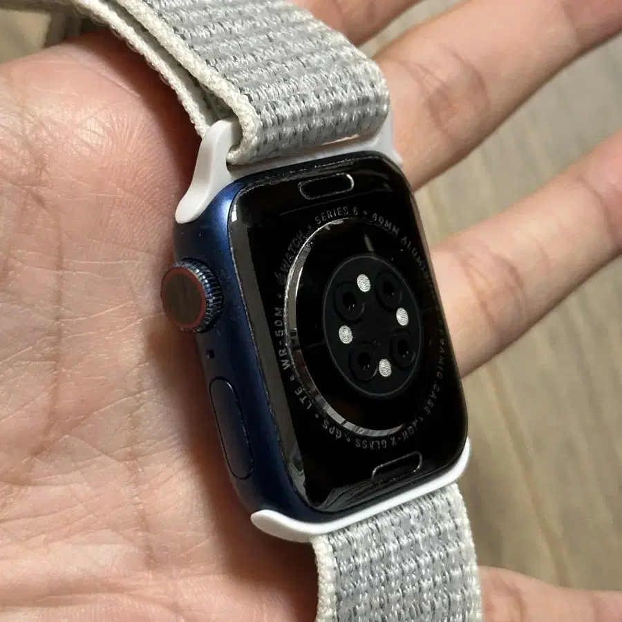 Apple Watch Series 6 40mm (eSIM)