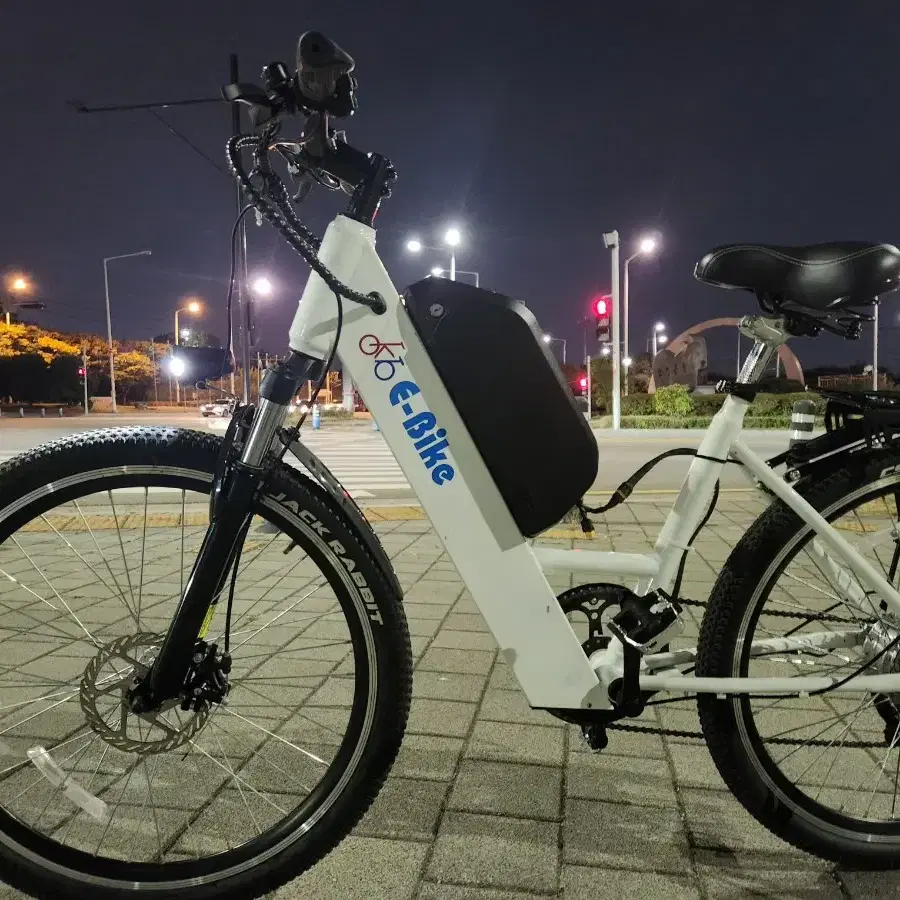 상태최상 26인치 올튜닝 E BIKE 전기자전거