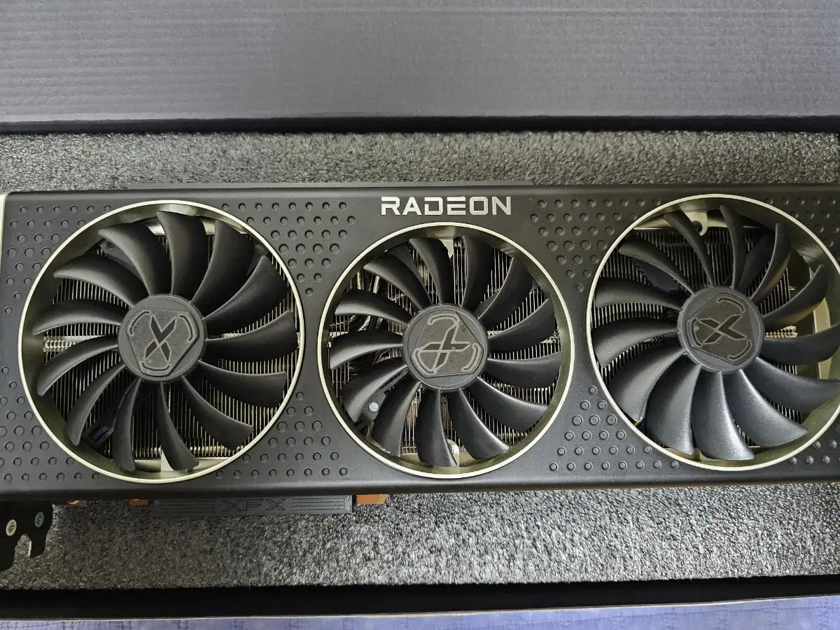 AMD XFX 라데온 RX 6950XT MERC 319