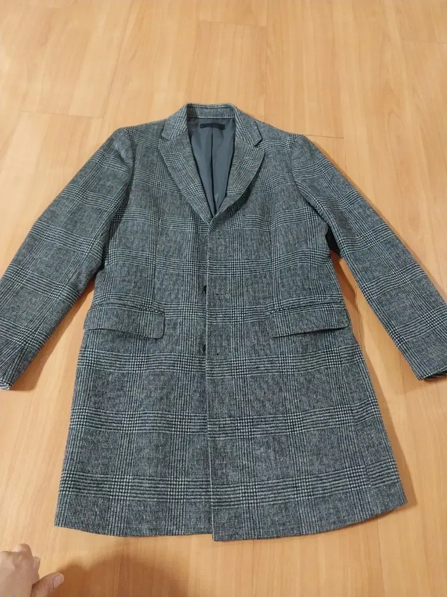 (100) UNIQLO Cashmere checked coat, beanpole