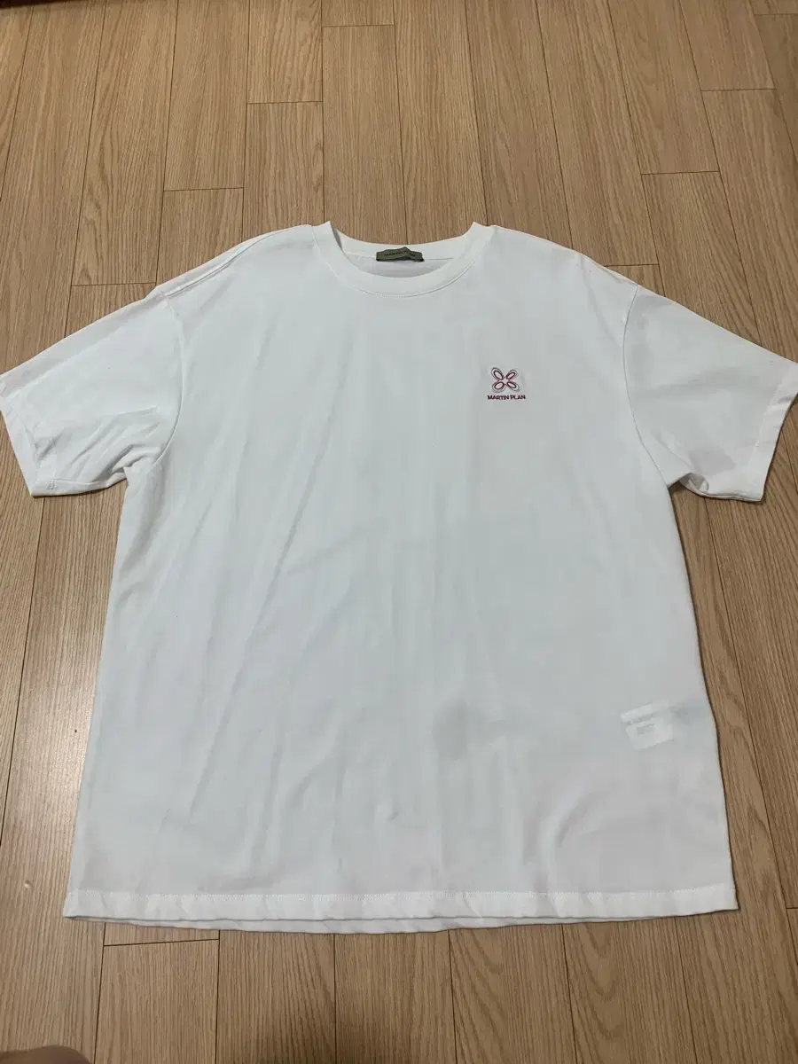 [M] Martinplan Supima Logo Vahn Short Sleeve Tee White