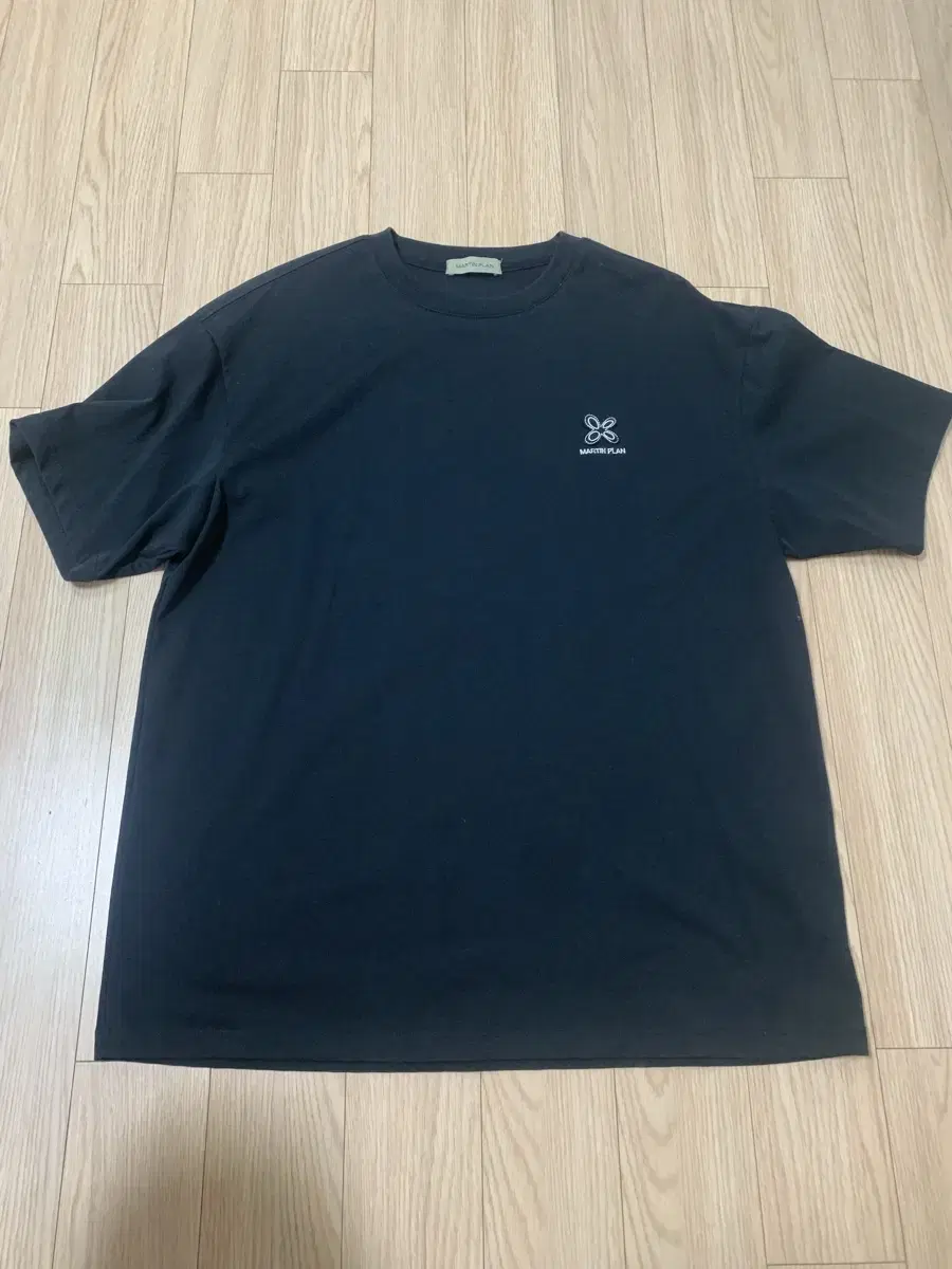 [M] Martinplan Supima Logo Vahn Tee Black