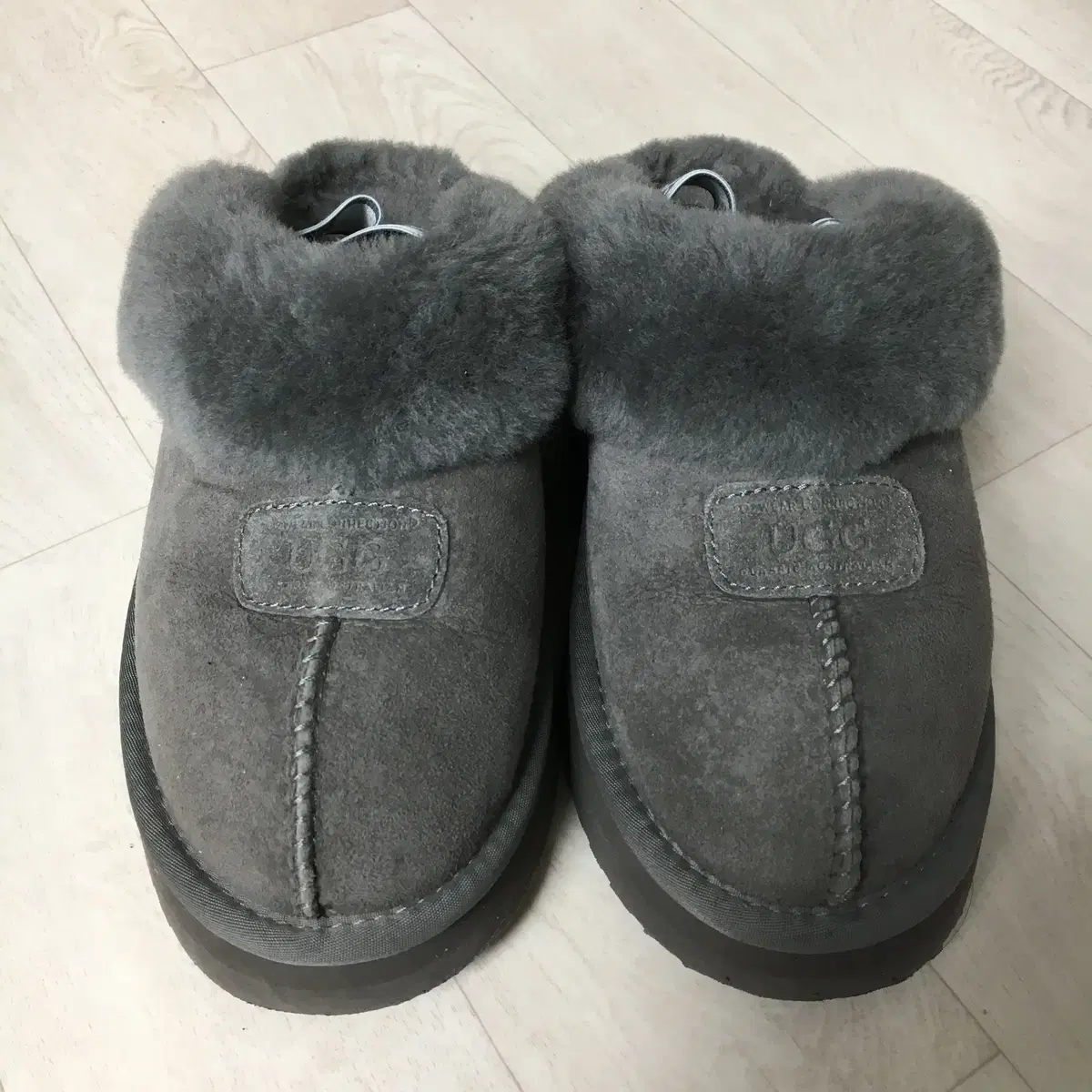 UGG 어그 털 슬리퍼 245