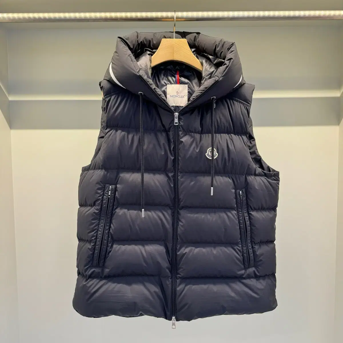 Unused 24SS Moncler Hooded Vest Padded Black