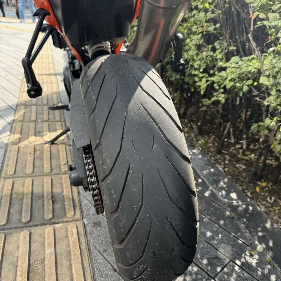 Ktm 듀크890gp 바이크 사고픈 매물떠서 900에 팔아봐요