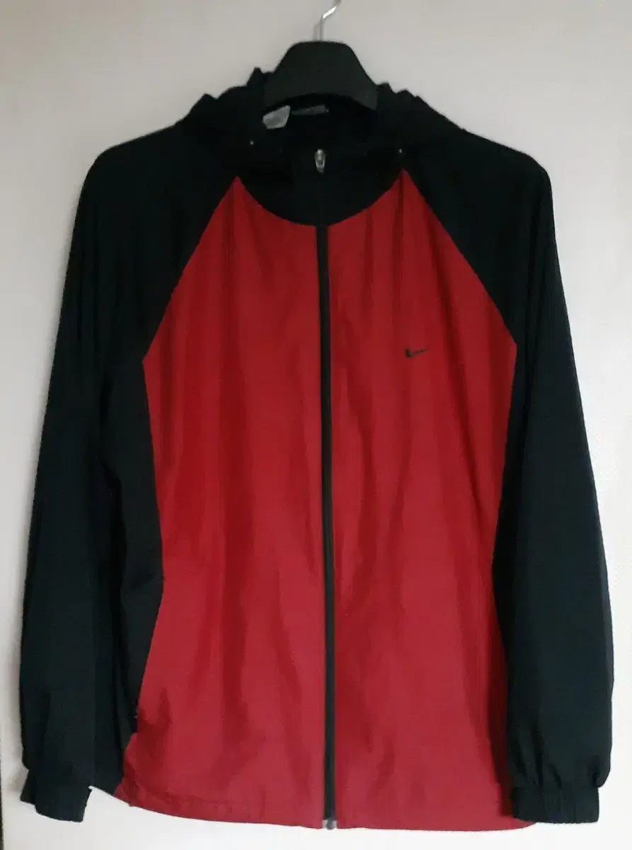 Nike Windbreaker Black Jacket L 100