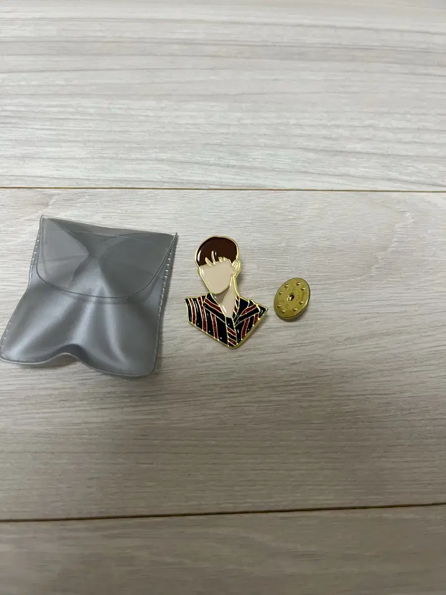 Nu'est ren choi minki LovePaint Rubes Badge