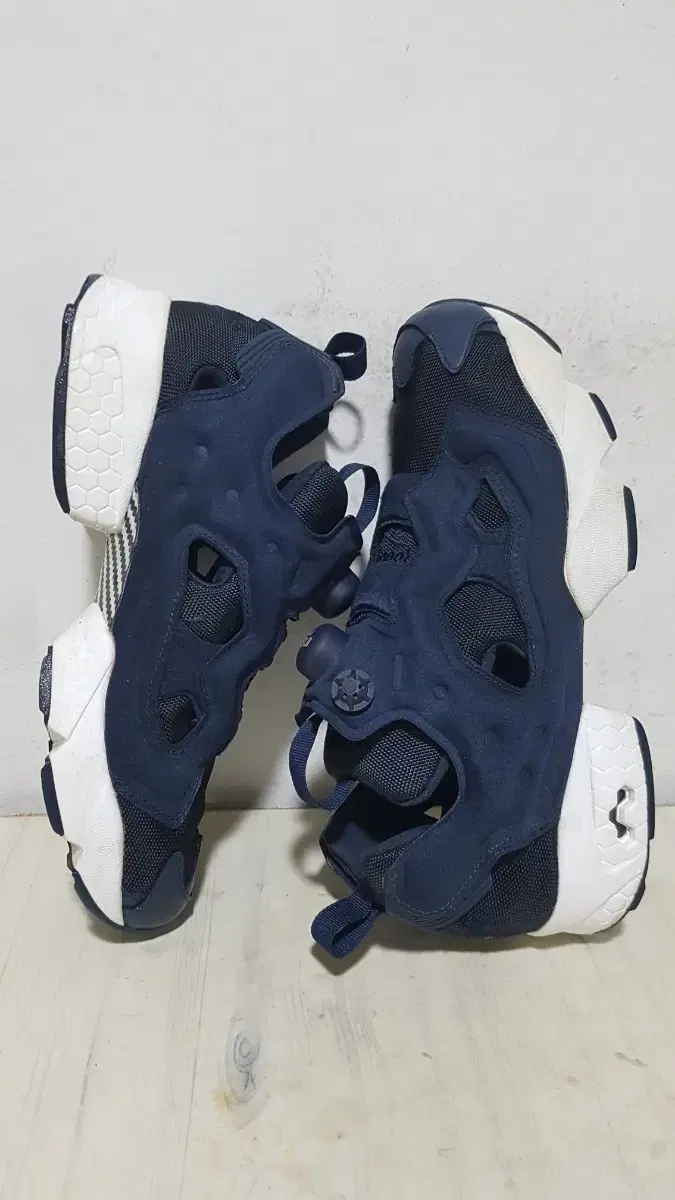 택포 255~260 S급 리복 INSTA-PUMP FURY 경량 쿠션화!