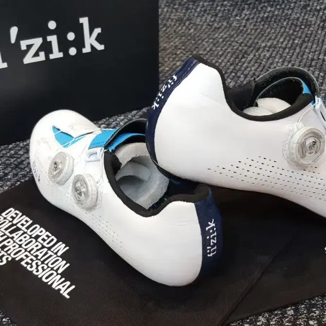 fizik 피직 신형 인피니토 R1 무비스타팀 리미티드에디션/105클릿페