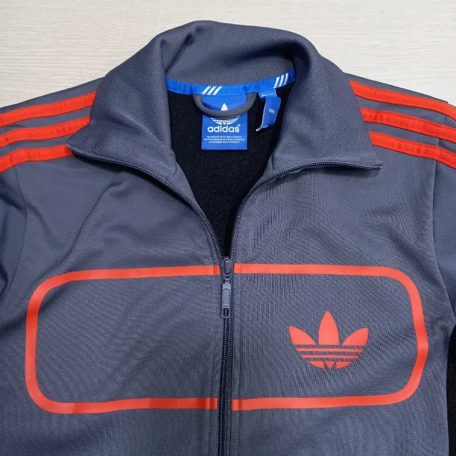 M90 adidas 여성용 약기모 트레이닝상의 다크그레이 M-695