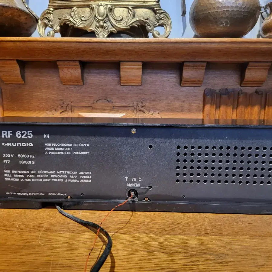 빈티지 Grundig  RF625 라디오 입니다.