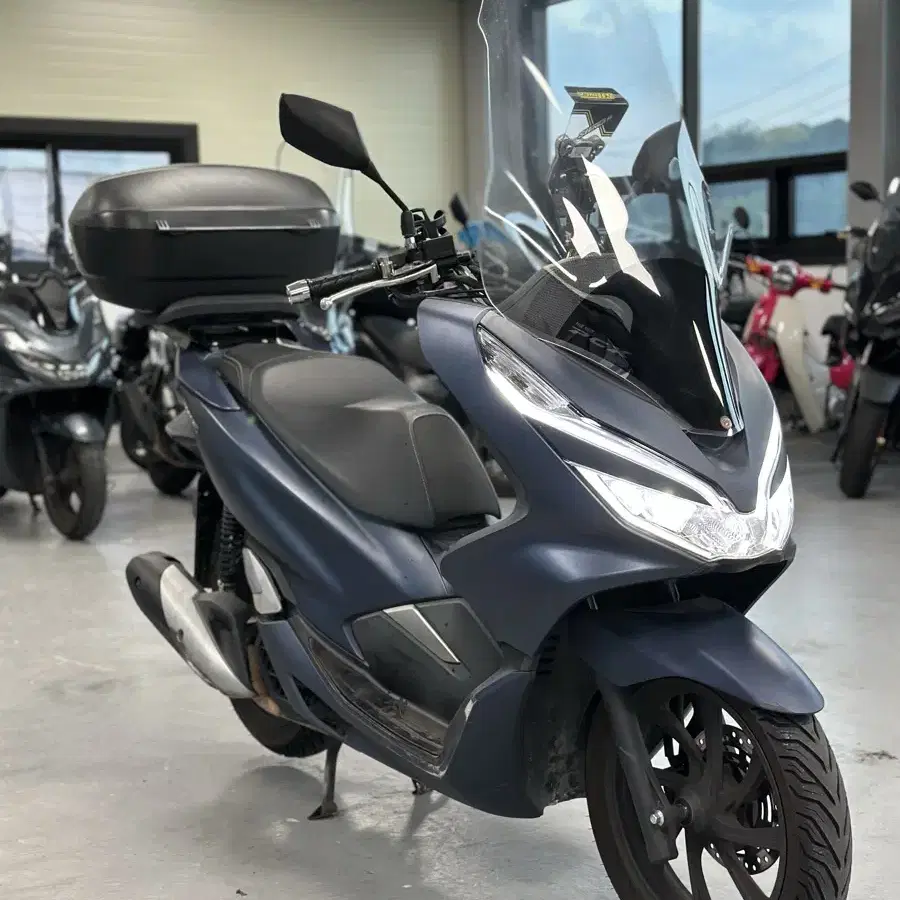 20년식 혼다 PCX125 17@@@km 출퇴근 차량 판매합니다.