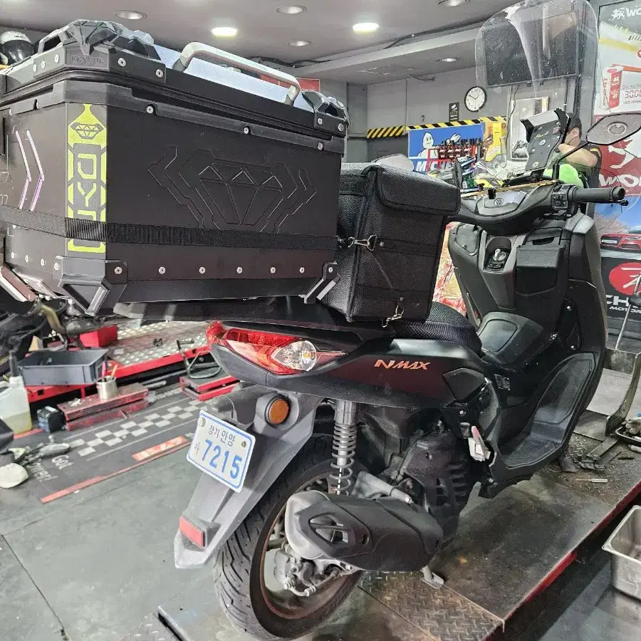 nmax23 년식  150만