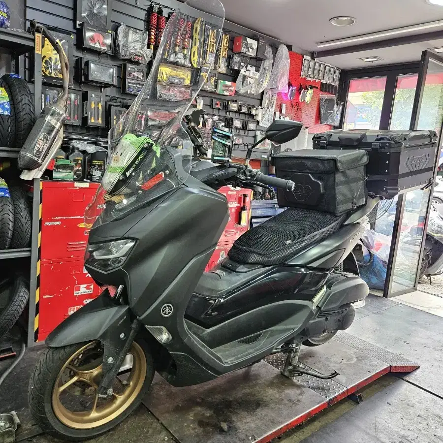 nmax23 년식  150만