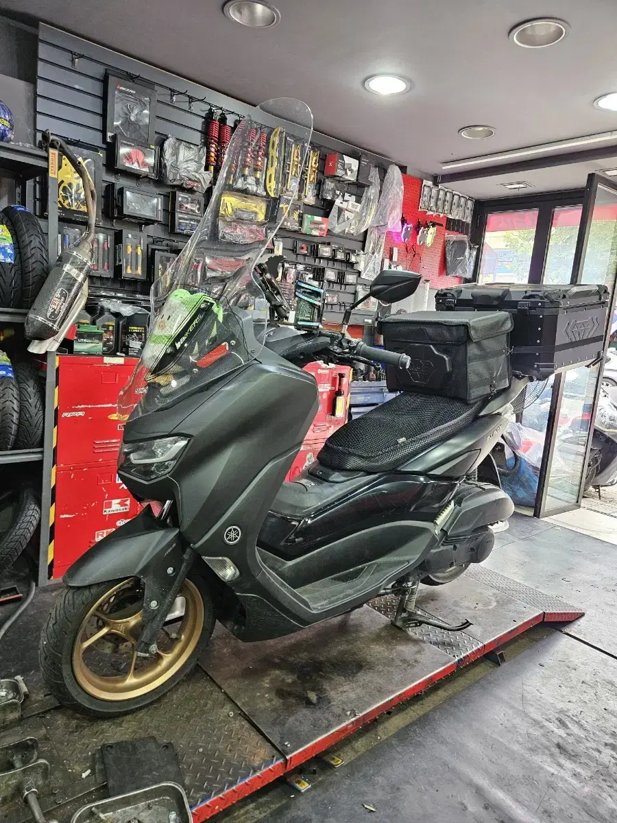 nmax23 년식  150만