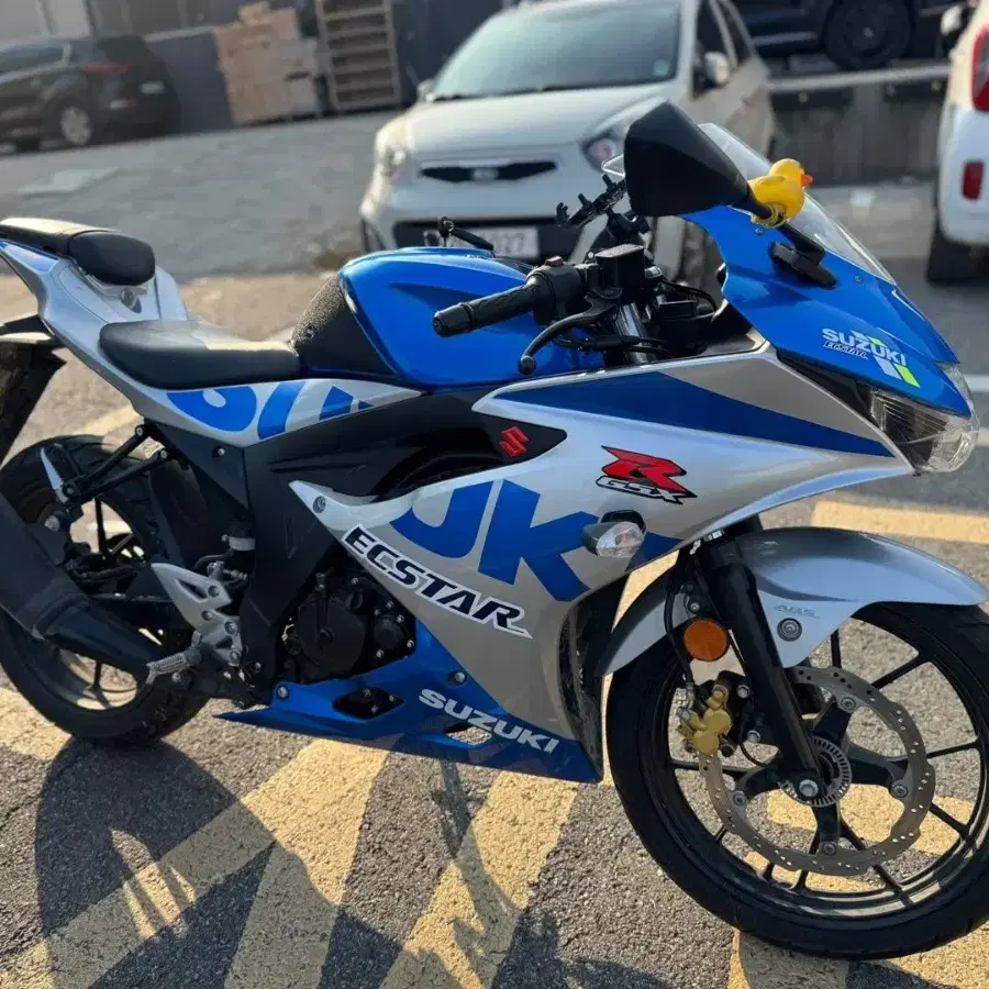 스즈키 gsx-r125 21년식 스페켤컬러 100주년 팝니다