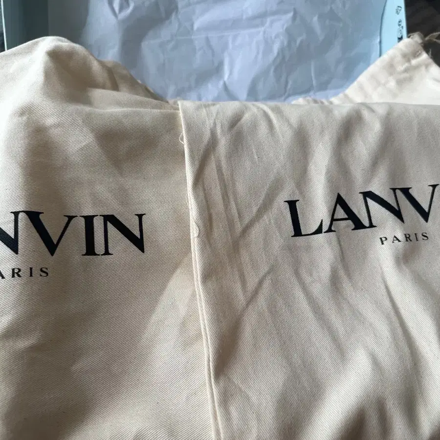 랑방(LANVIN) 레이스 범퍼 260-265