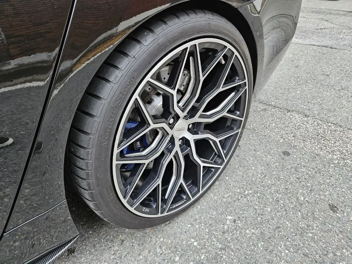 직경 21인치의 오리지널 VOSSEN HF-2 R21 휠 pcd 112