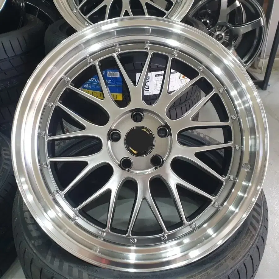 19인치 BBS LM ST 검메탈 휠 신품휠 4개 65만원