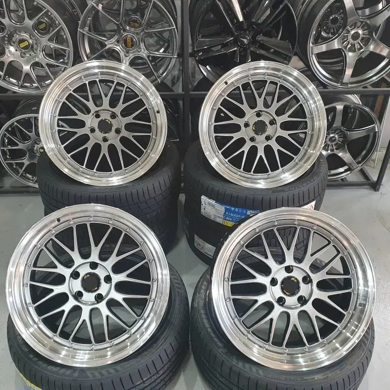 19인치 BBS LM ST 검메탈 휠 신품휠 4개 65만원