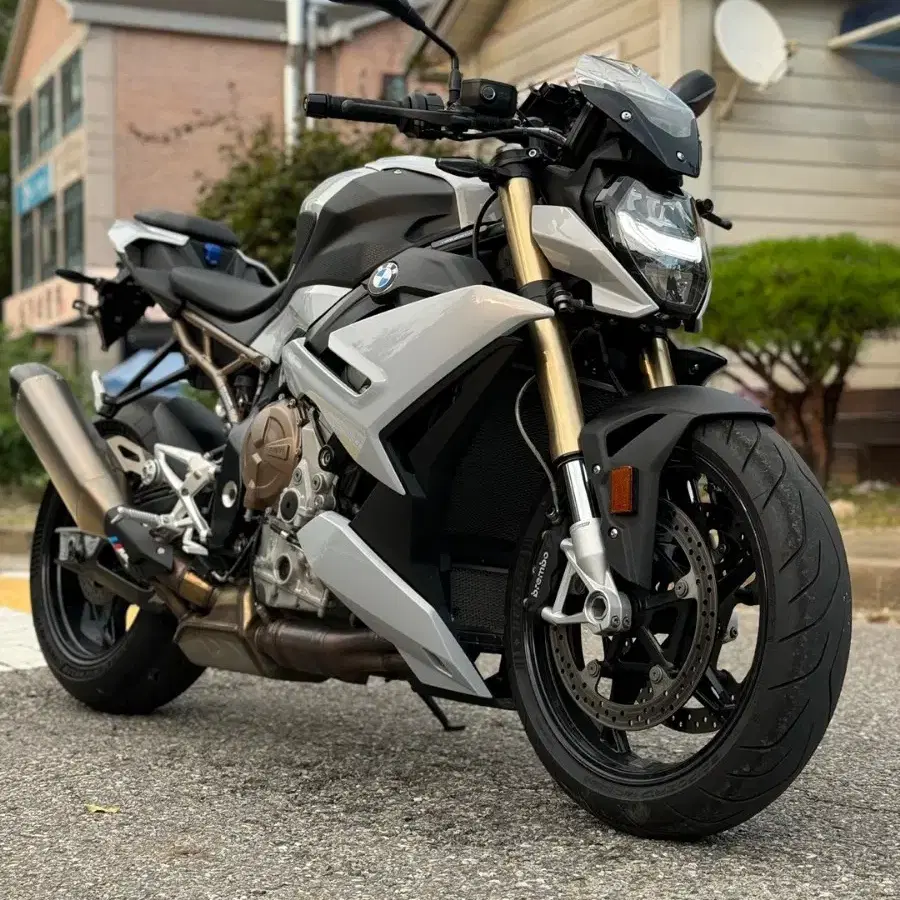 bmw s1000r 싱글알 신차보증차량 판매합니다.