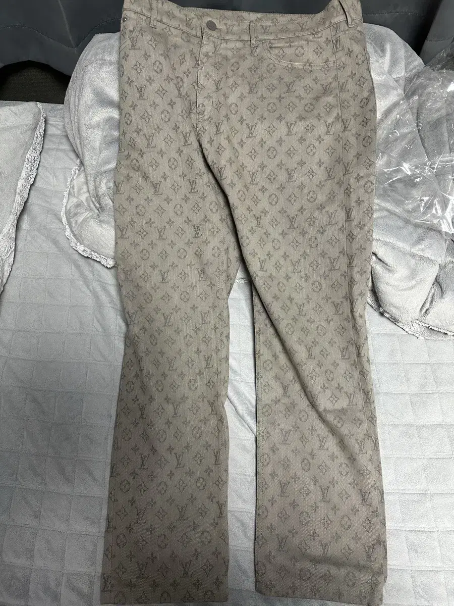 Department Store Edition) Louis Vuitton Monogrammed Denim Pants