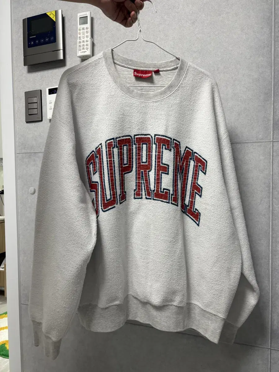 Supreme Man to Man Large (almost new)