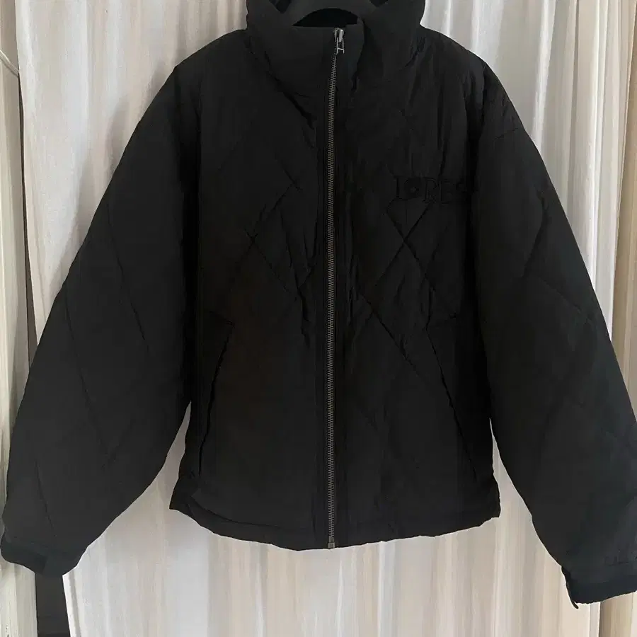 로어즈 퀼팅 자켓 Quilted Jacket 블랙