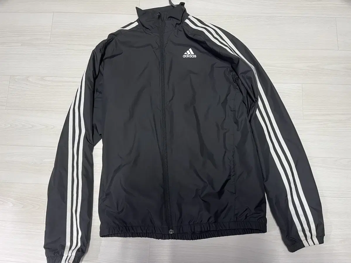 Adidas Windbreaker M