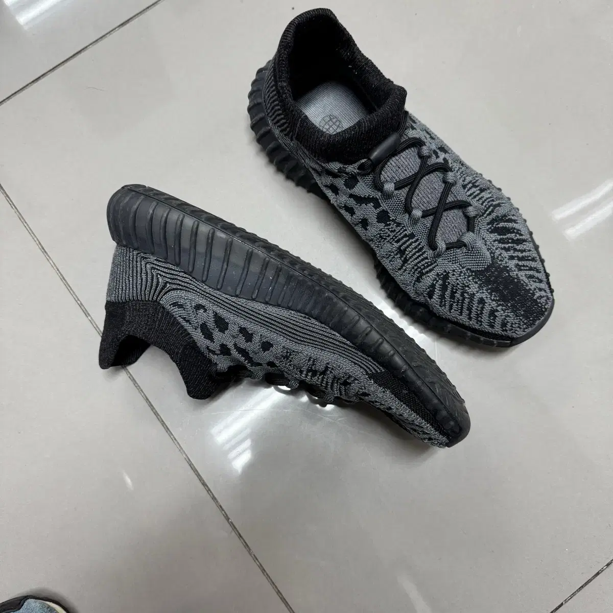 YZY 350V2 CMPCT Slate Onyx 280