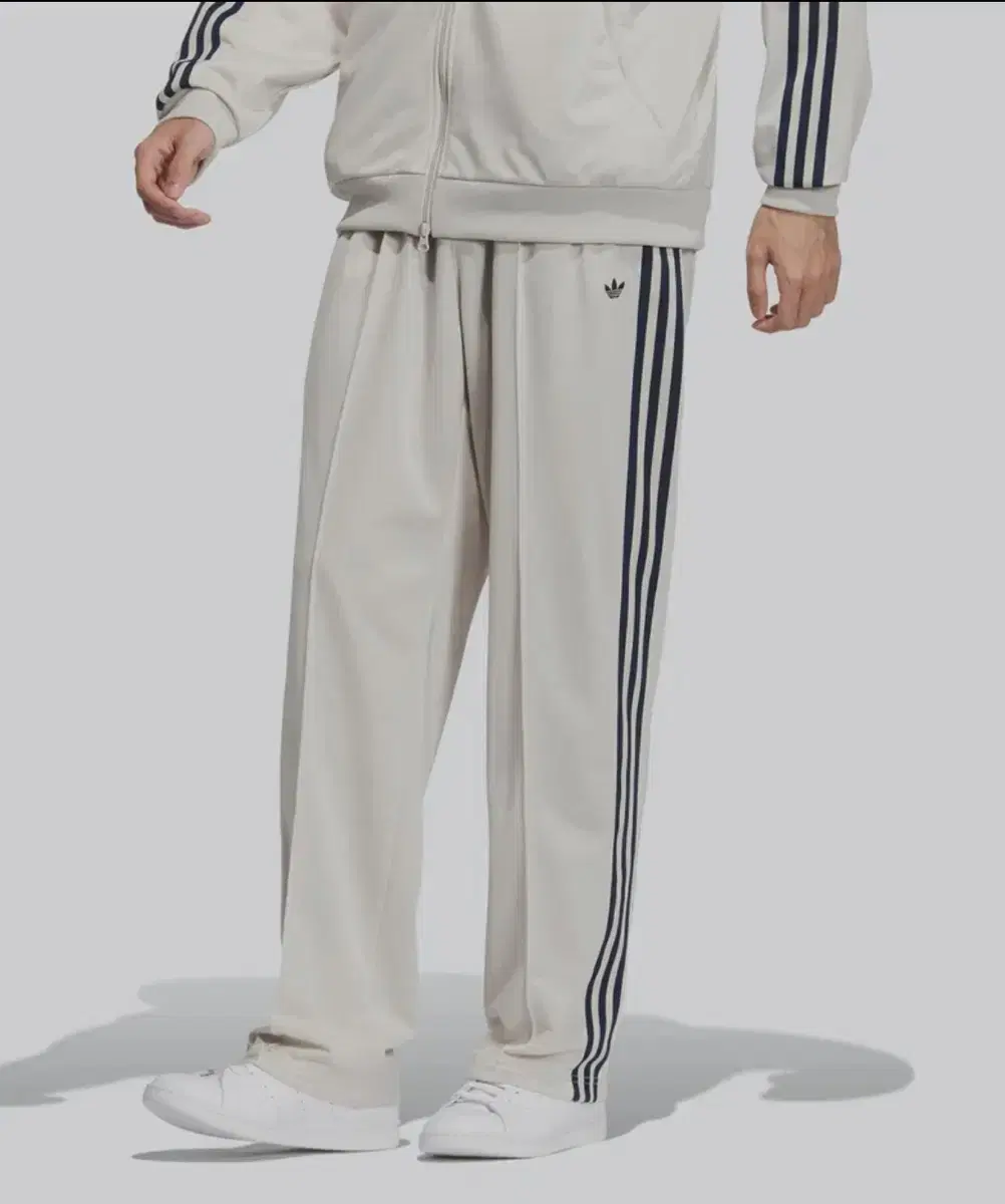 adidas Beckenbauer Track Pants size M