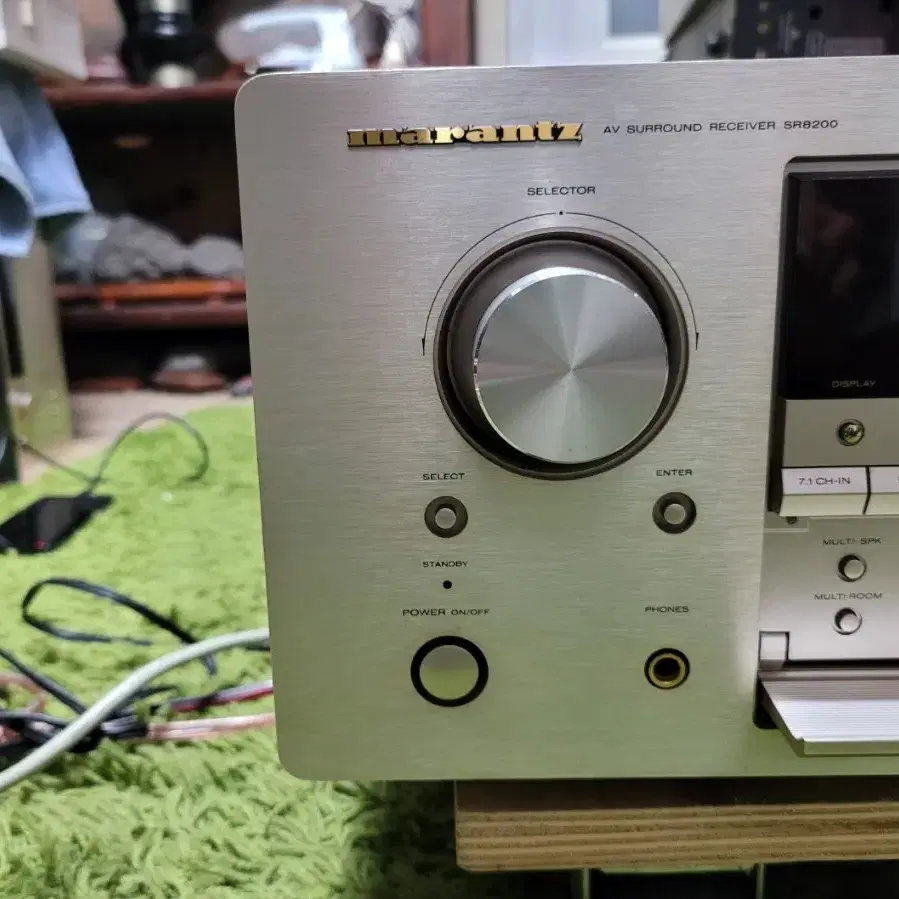 마란츠 SR 8200 리시버