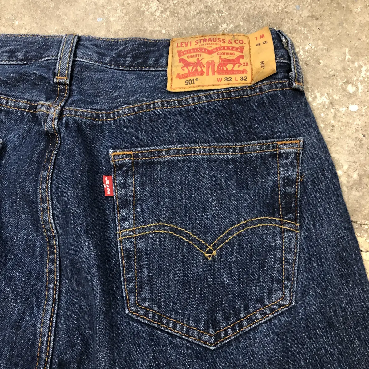 90s/00s Levi's 501 Denim Pants (32)