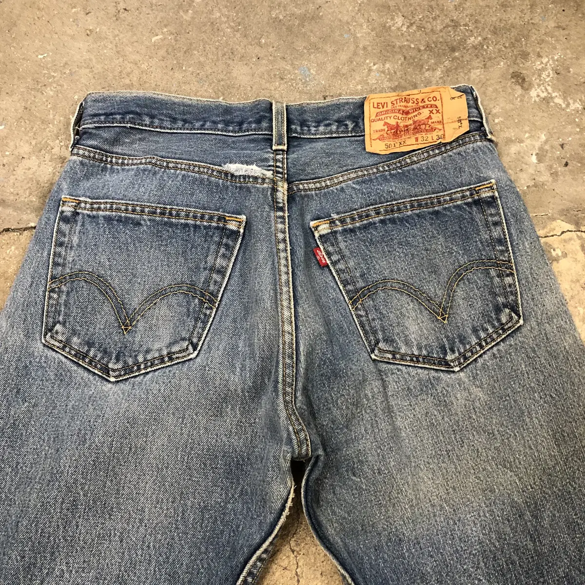 90s/00s Levi's 501 Denim Pants (32)