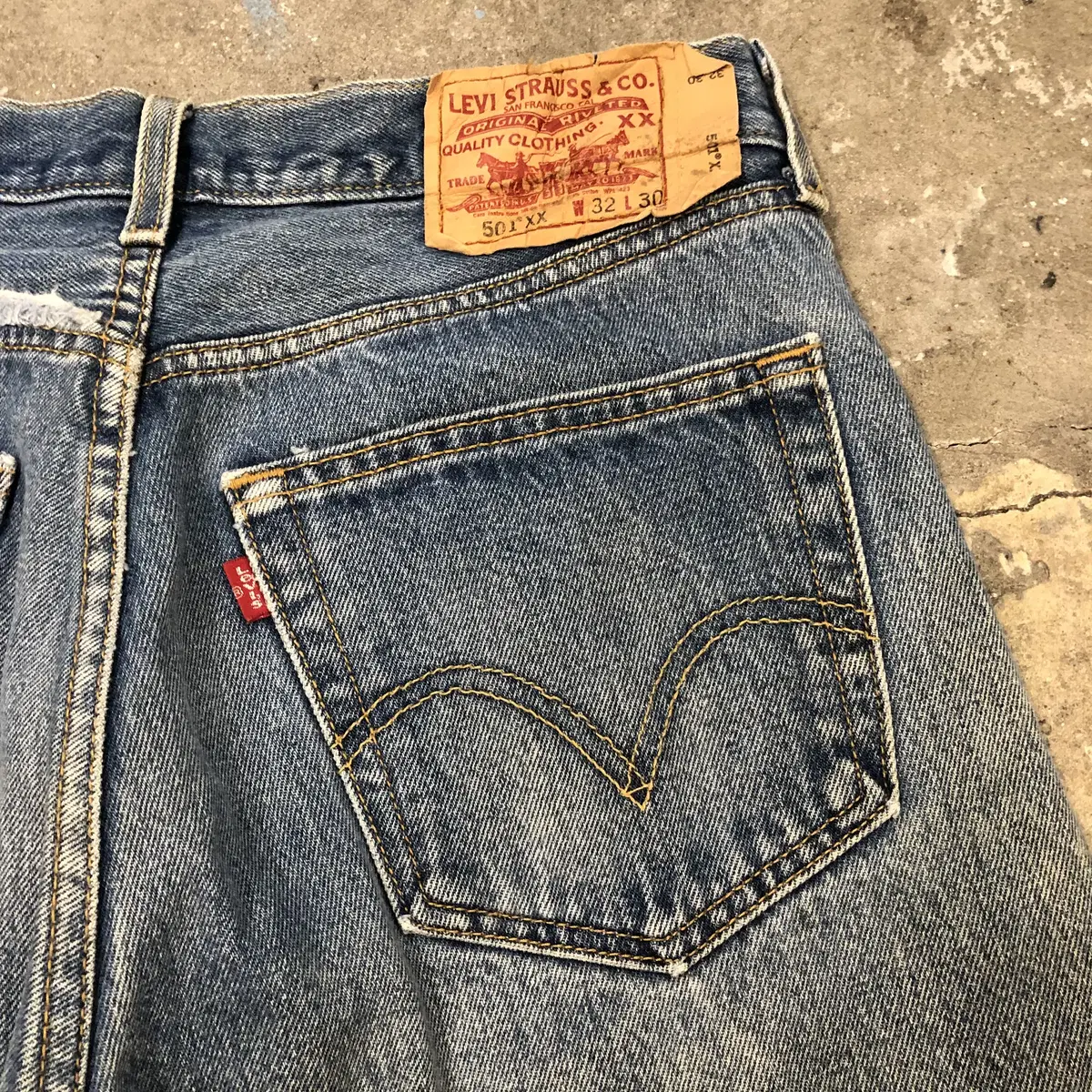 90s/00s Levi's 501 Denim Pants (32)