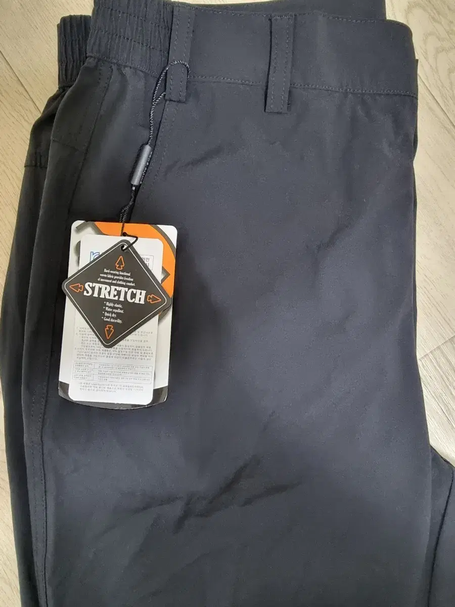 Low Alpine Stretchy and Lightweight Pants (32)