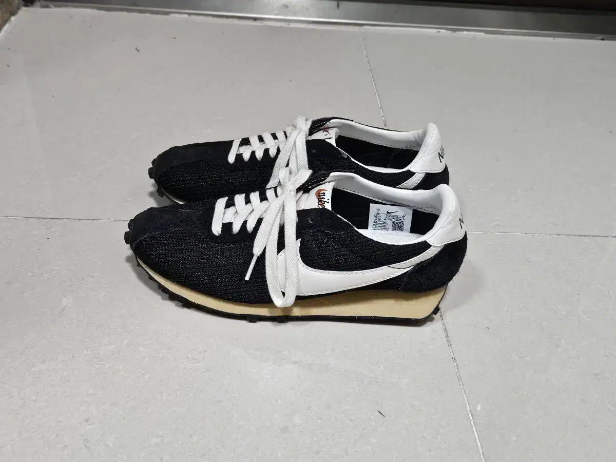 Nike LD-1000 SP Black and Sail 250