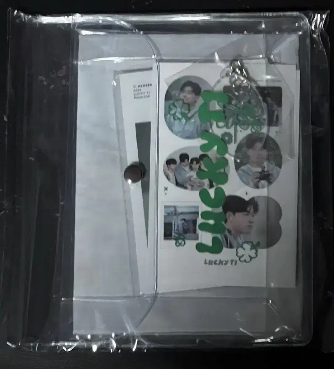 T1 membership Kumayushi Lucky Tee One package and 2 photo cards A and B in bulk!