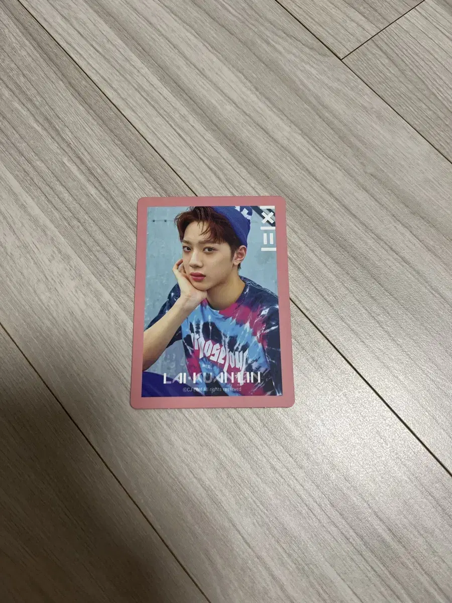 Wanna One lai kuanlin photocard