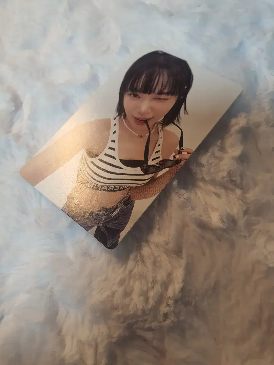 Reviewed) le sserafim kim chaewon photocard