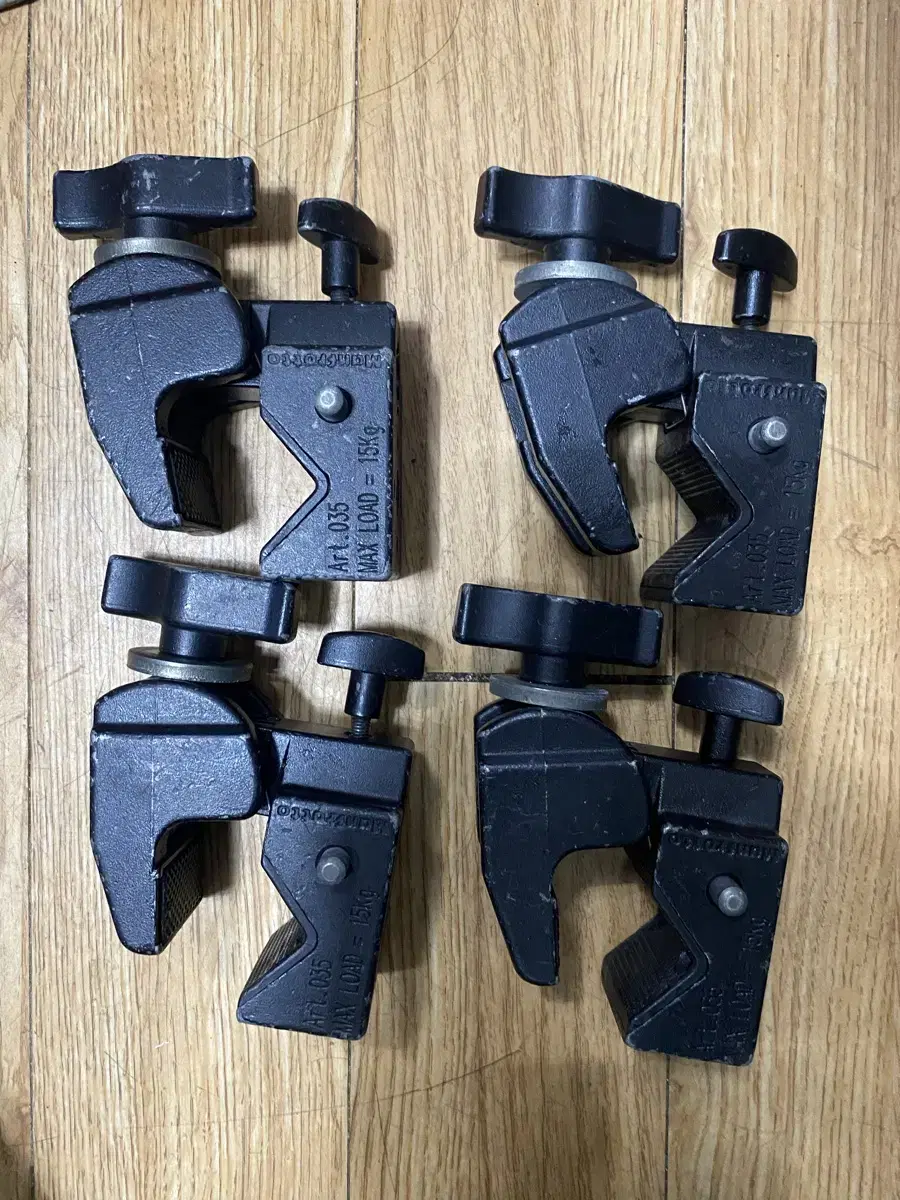 4 x Manfort clamps