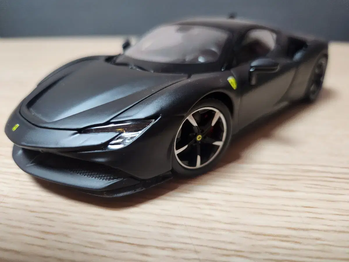 Brago Ferrari SF90 Stradale 1/24 Diecast