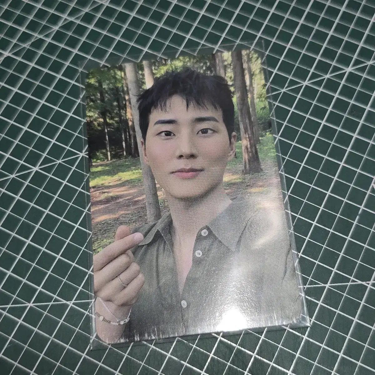 Young K Solcon Levitno MD 40,000 won photocard