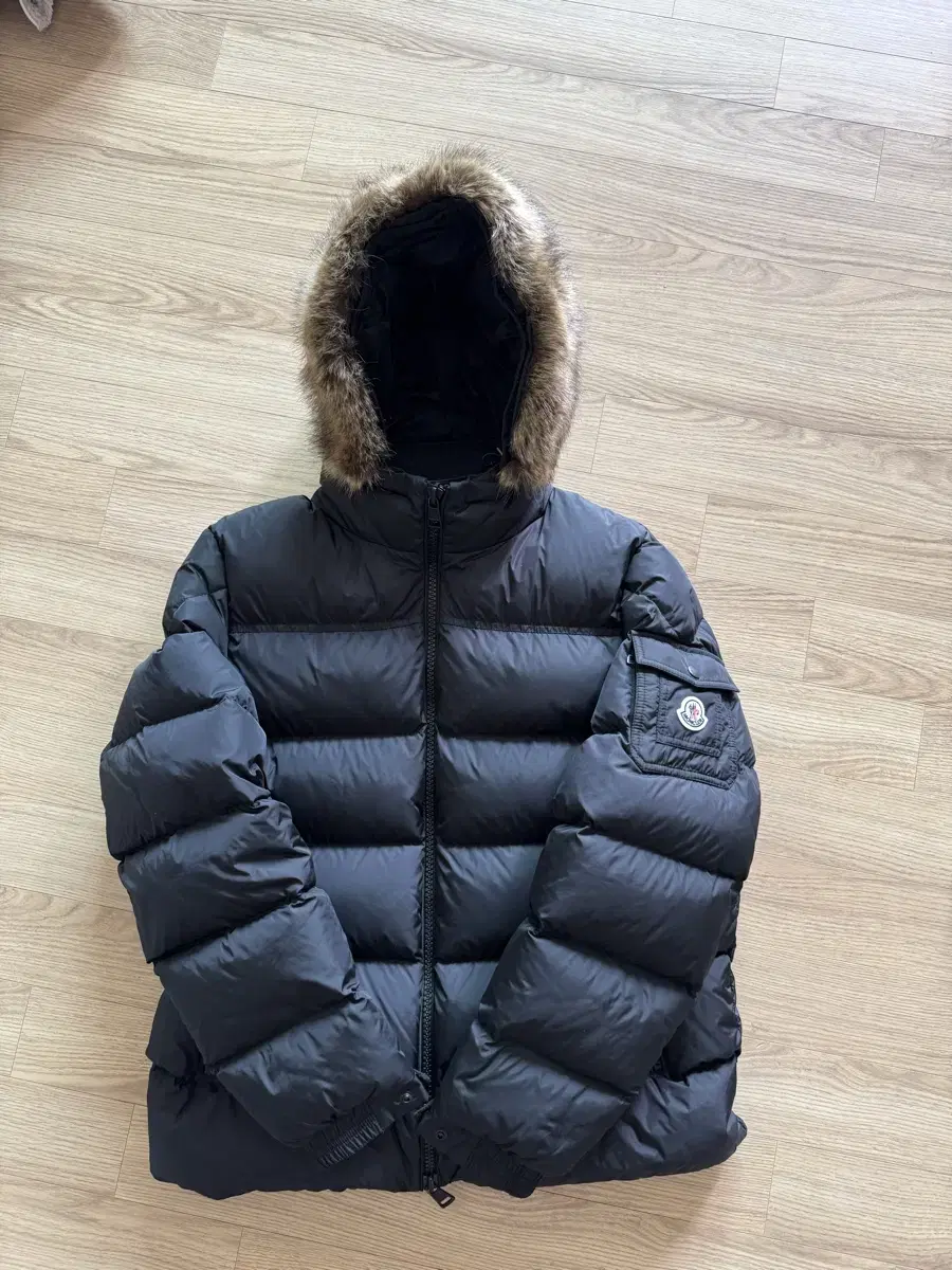 Moncler Morel Padded Mark Follow-up