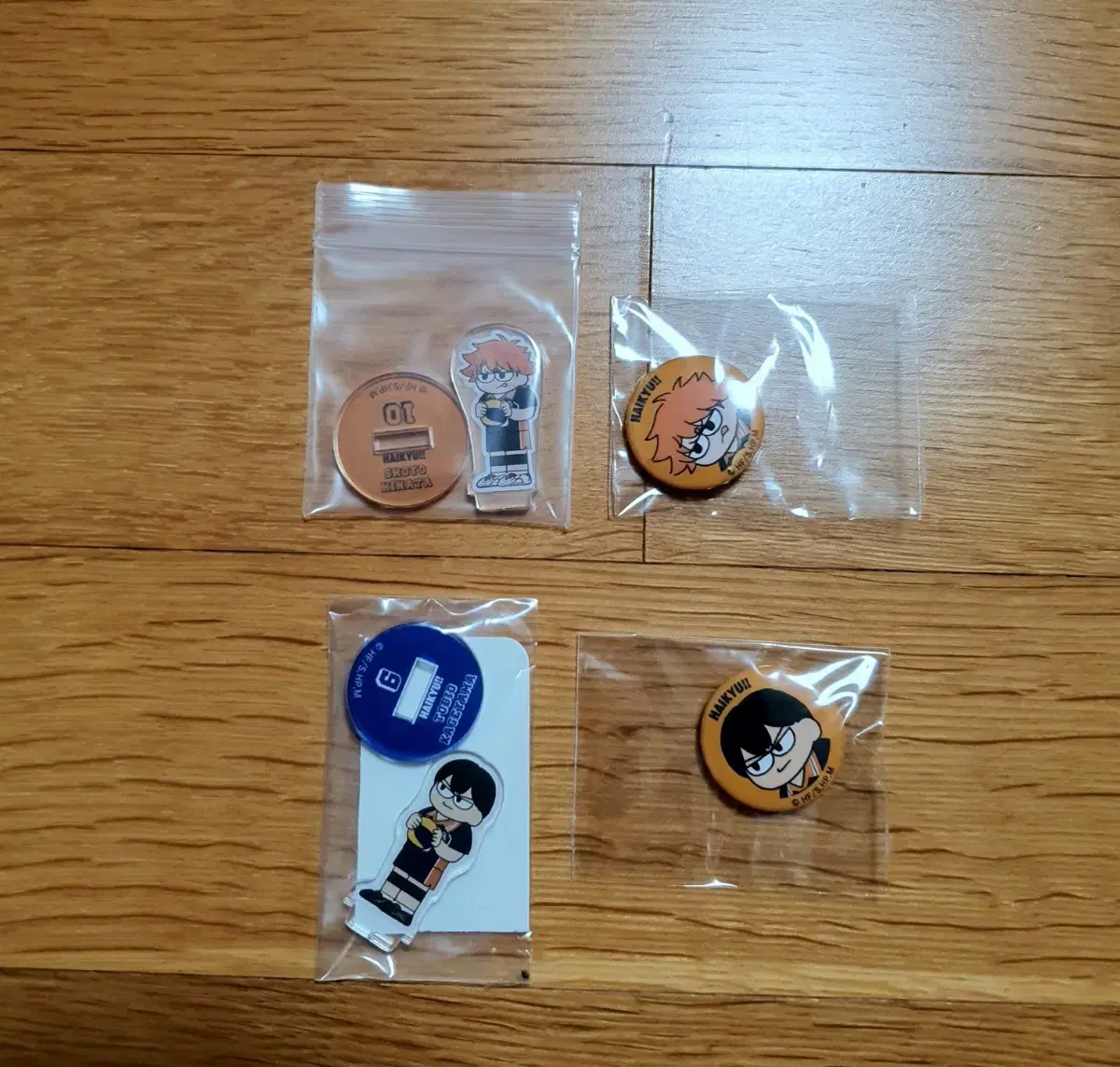 Bulk) Haikyuu Jirori Hinata,Kageyama Acrylic Stand and Bean Badge