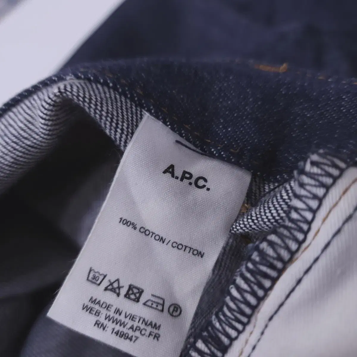 A.P.C) 아페쎄 거의새거 남성 생지 데님진 -33