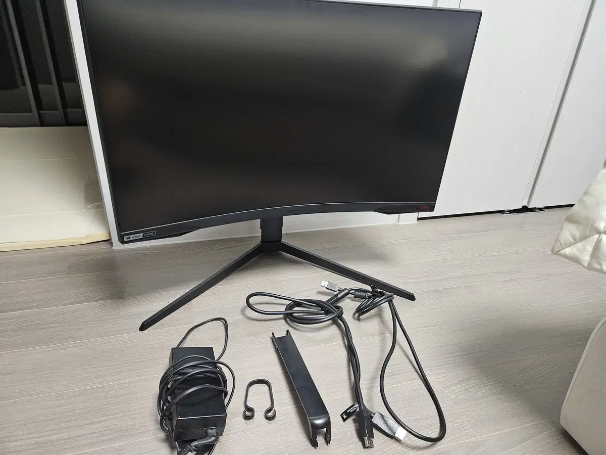 삼성 오디세이G7 27인치 커브드 QHD 240Hz 모니터_C27G77T