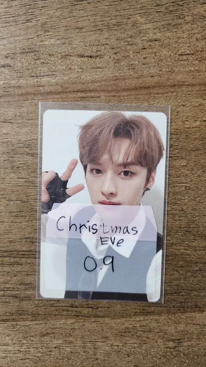 [SKZ] Christmas Eve photocard - lee know